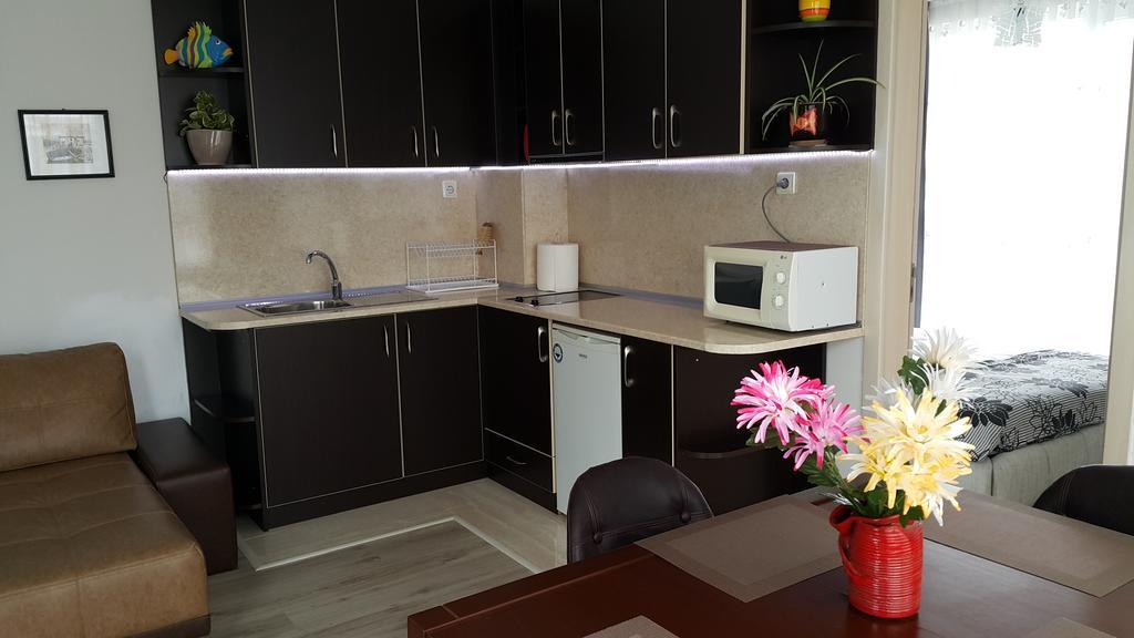 Kraybrezhna Apartment 포마리 외부 사진